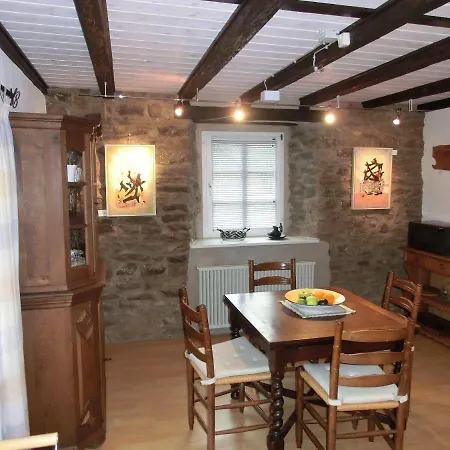 Haus-hoeppches بيت للعطل